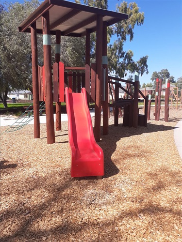 Koorlangka-Waabiny-slide.jpg