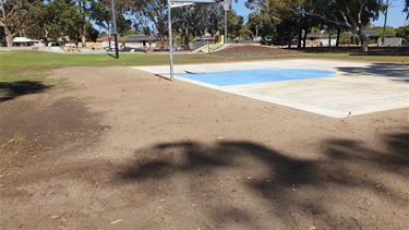 Carabeen-Park-basketball-ring-and-skate-prk.jpg