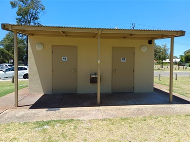Thornlie-Ave-Public-Toilet.jpg