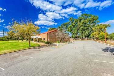 Huntingdale-Community-Centre-Exterior-Carpark.jpg