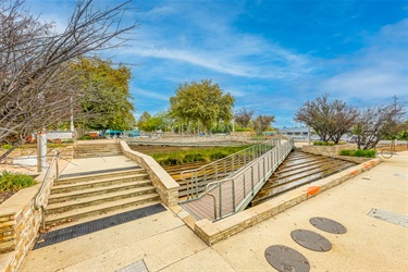 The-Agonis-Town-Square-stairs-and-ramp.jpg