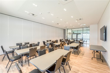 Thornlie-Park-Centre-Interior-Meeting-room-1.jpg