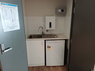 Thornlie-Park-Centre-MR-kitchenette.jpeg