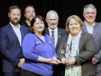 Mayor Terresa Lynes, City of Gosnells Councillors and Don Russell Performing Arts Centre staff celebrate winning Presenter of the Year at the CircuitWest Pinnacle Awards on 2 August.